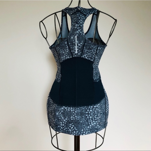 Nike Dri-fit workout tank. Sz small - Picture 2 of 5